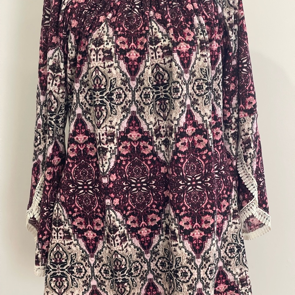 WinWin L/XL‎ Lace Trim Sleeve Tunic w Stretch 301